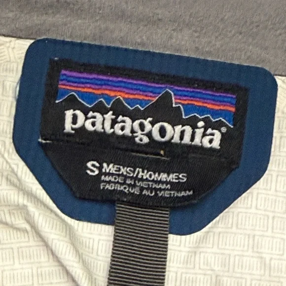 Patagonia Men's Navy Hooded Raincoat - Picture 5 of 7